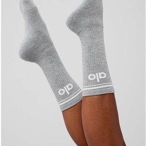 ALO Yoga Grey Crew Socks medium